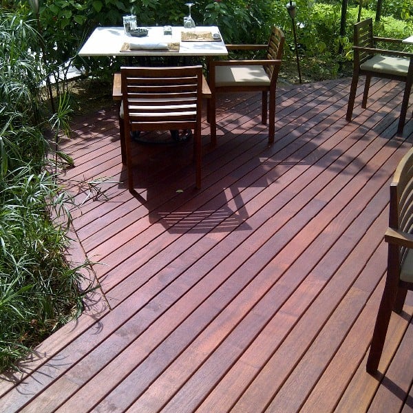 Buzon Pedestals and Massaranduba Hardwood Decking in Outdoor Dining Application