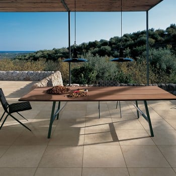 Rum Beige Porcelain Paver on Raised Pedestal Application