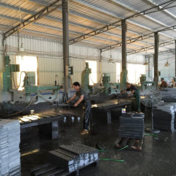Poipu Black Basalt Factory Stone Saw - HDG Building Materials