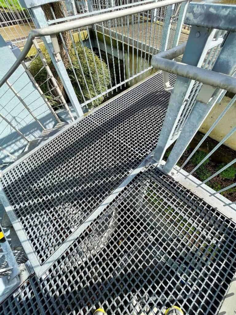 HDG Minimesh Grating Panels on Catwalk Closeup