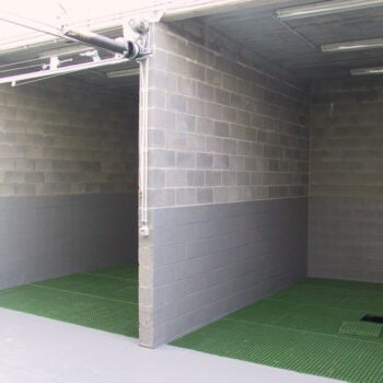HDG Grating Panels and Buzon Pedestals for Industrial Rinsing Station